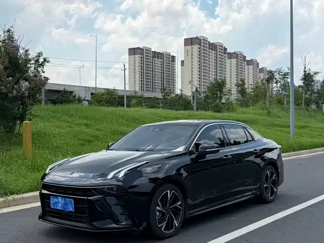 2025 Lynk & Co 03
