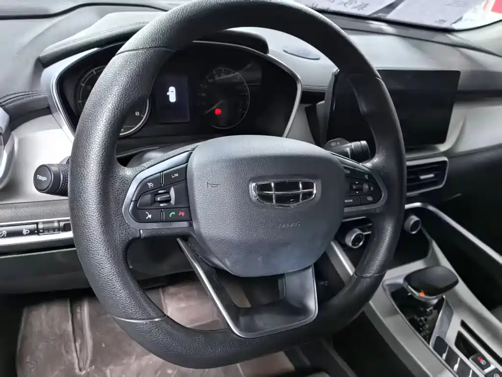 Geely Binyue - фото 10