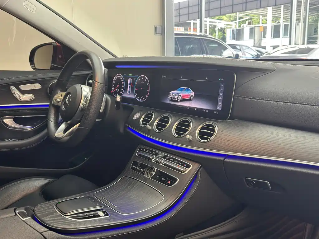 Mercedes-Benz E-Class — миниатюра 16