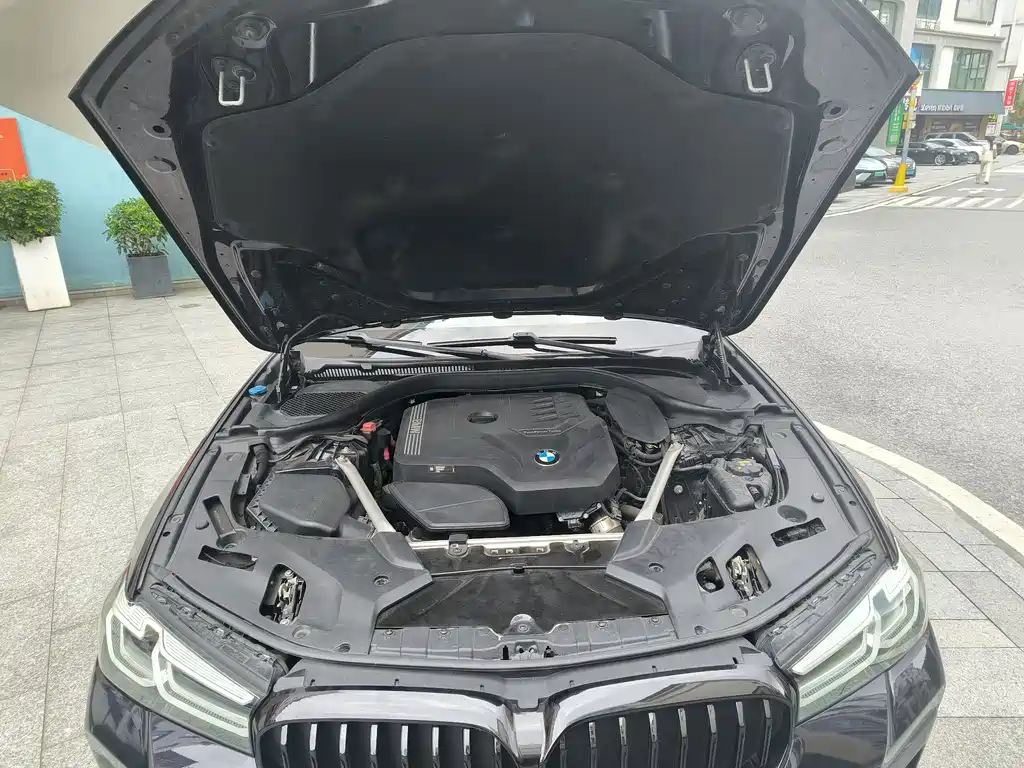 BMW 5 Series — миниатюра 19