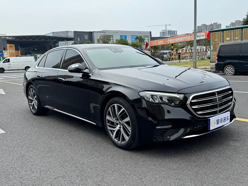 Mercedes-Benz E-Class — миниатюра 3