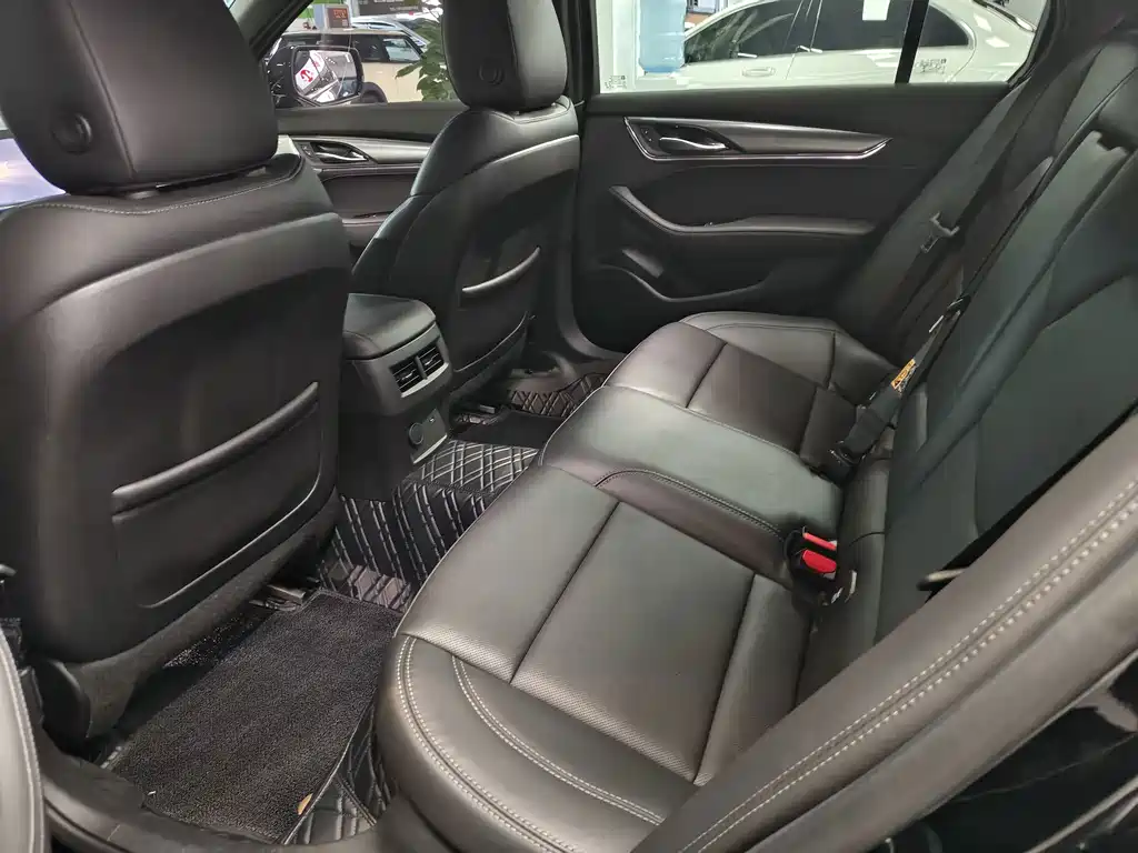 Cadillac CT5 — миниатюра 9