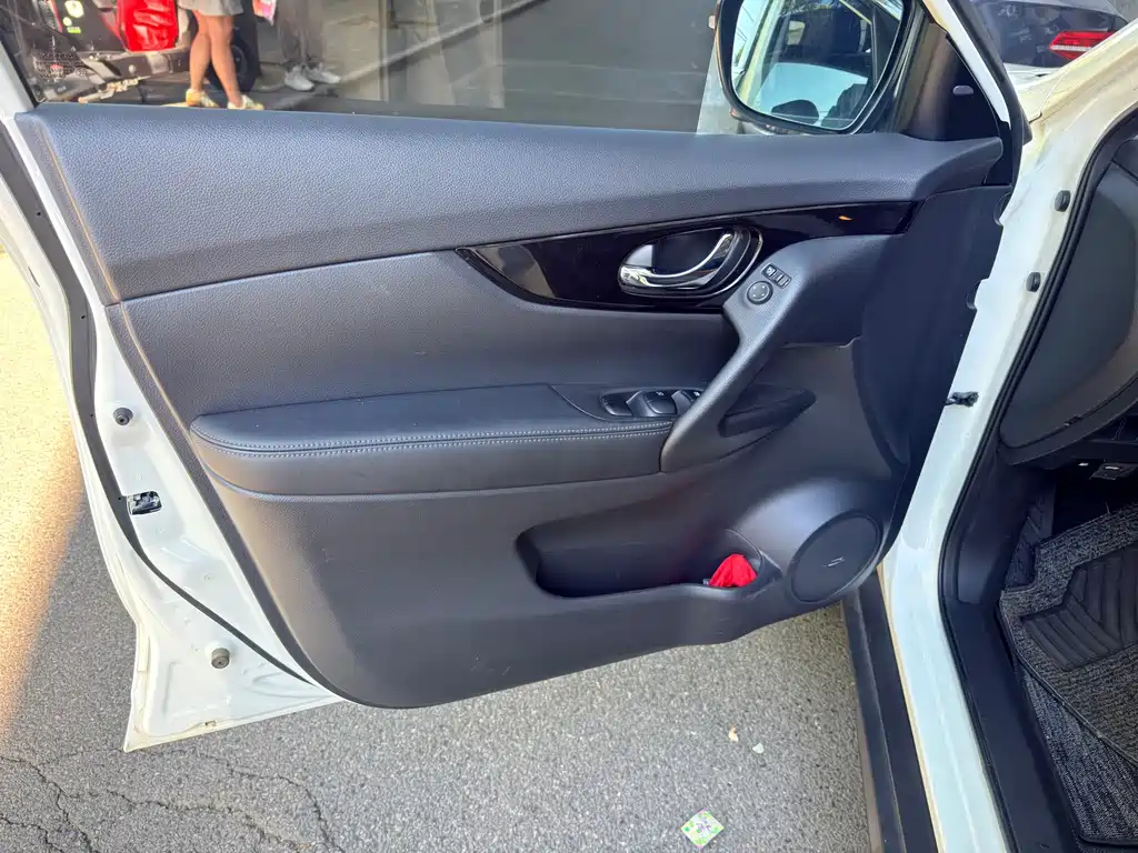 Nissan X-Trail — миниатюра 4