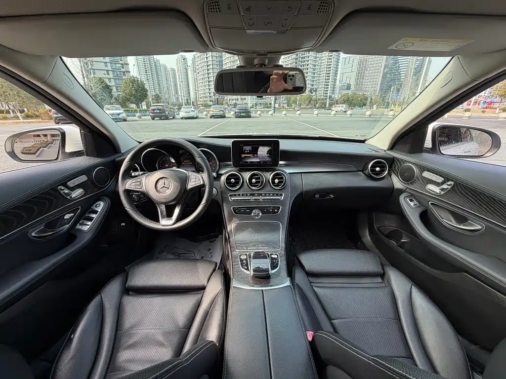 Mercedes-Benz C-Class — миниатюра 10