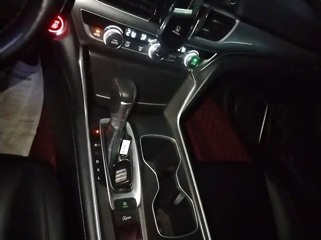 Honda Accord — миниатюра 14