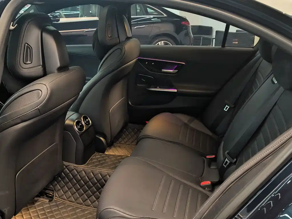 Mercedes-Benz C-Class — миниатюра 11