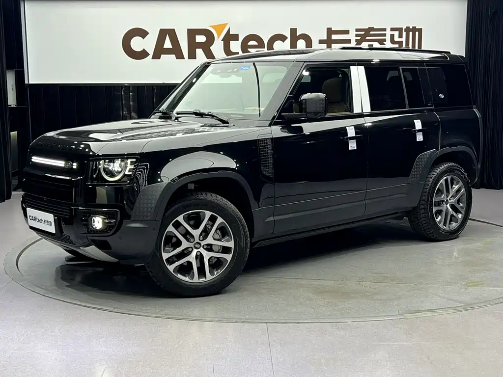 Land Rover Defender 2024