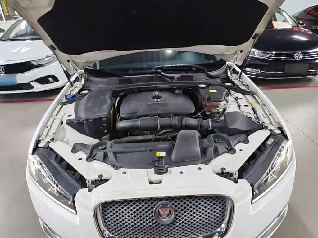 Jaguar XF — миниатюра 20