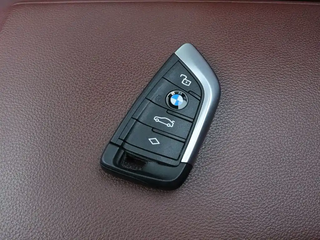 BMW i4 — миниатюра 14