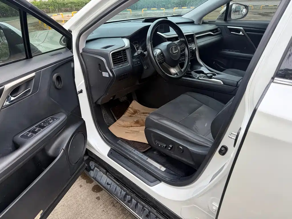 Lexus RX — миниатюра 8