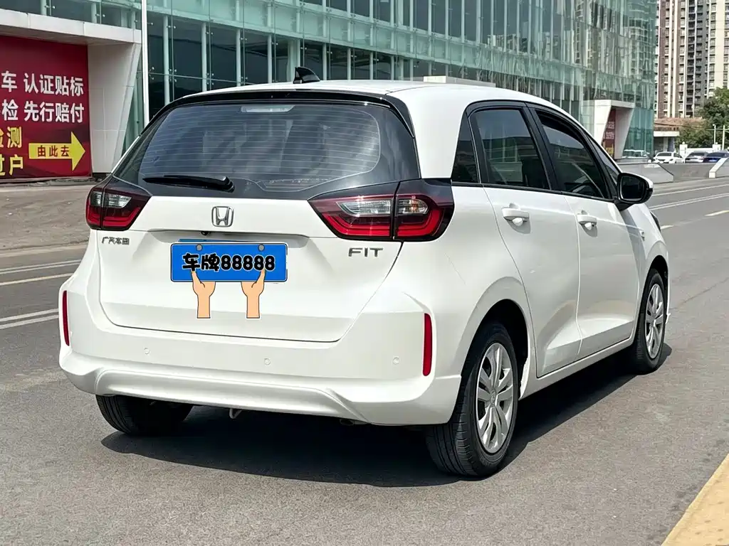 Honda Fit — миниатюра 9