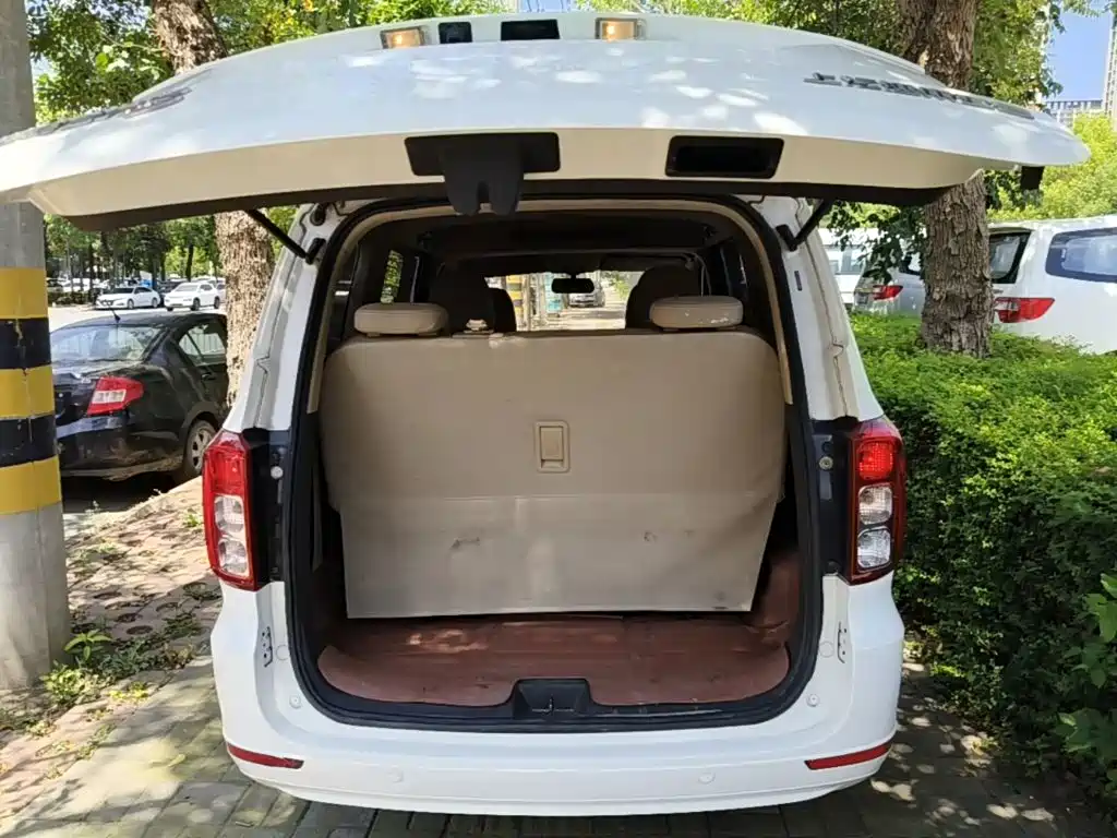 Wuling Hongguang — миниатюра 18