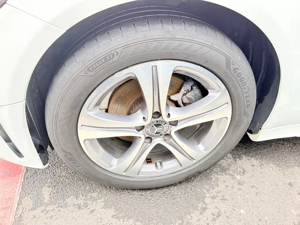 Mercedes-Benz C-Class — миниатюра 4