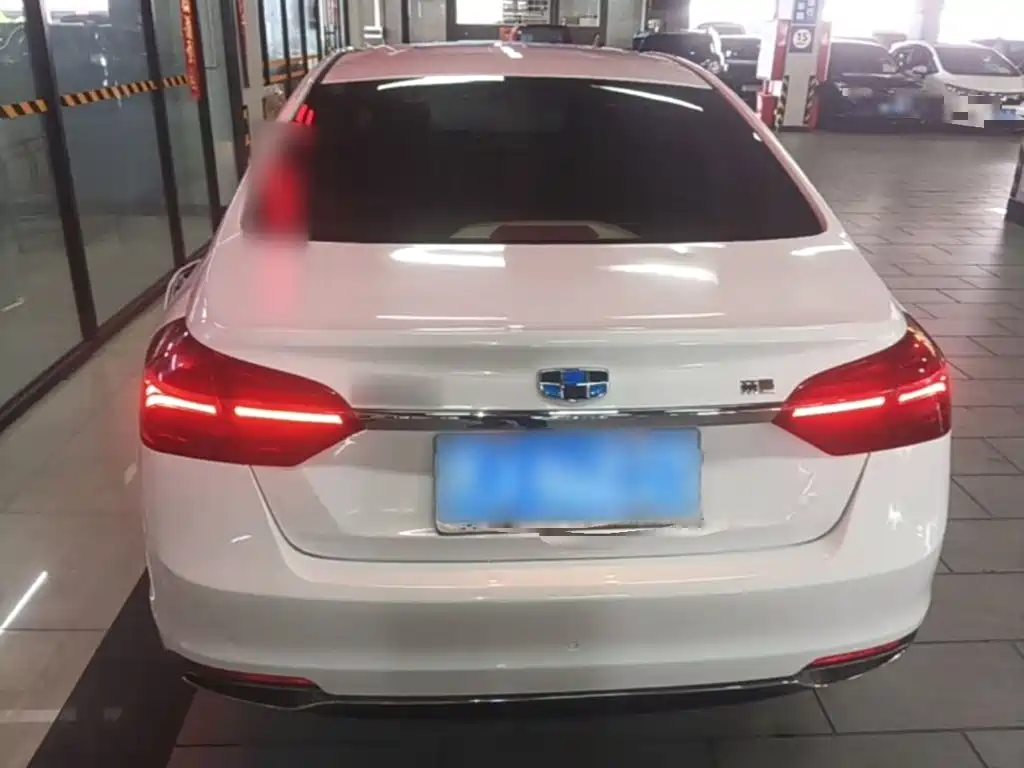 Geely Emgrand — миниатюра 6
