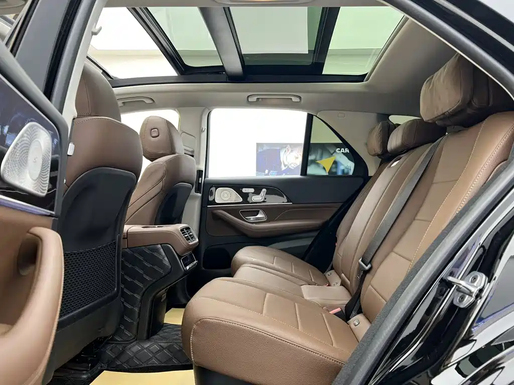 Mercedes-Benz GLE (Import) — миниатюра 35