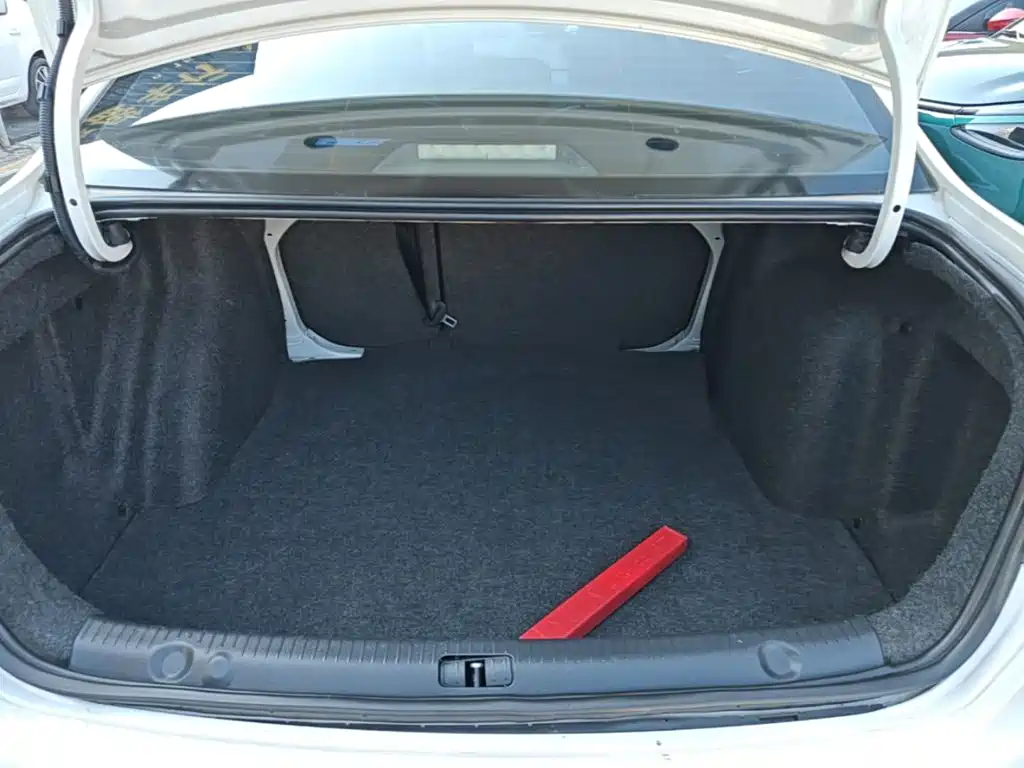 Volkswagen Lavida — миниатюра 19