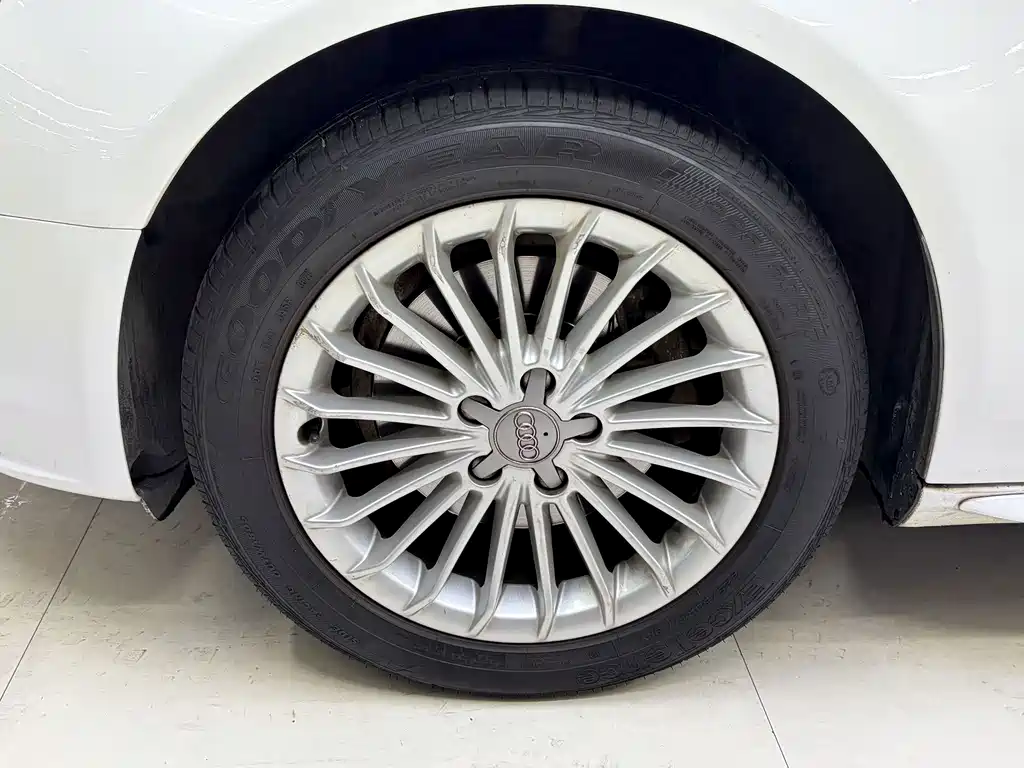 Audi A4L — миниатюра 10