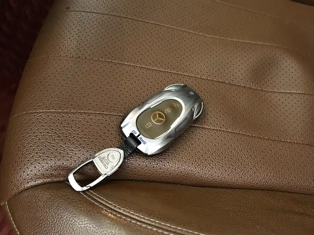Mercedes-Benz E-Class — миниатюра 13