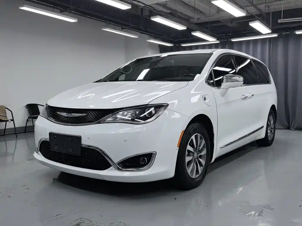 2020 Chrysler Grand Caravan - zdjęcie 1 z 15