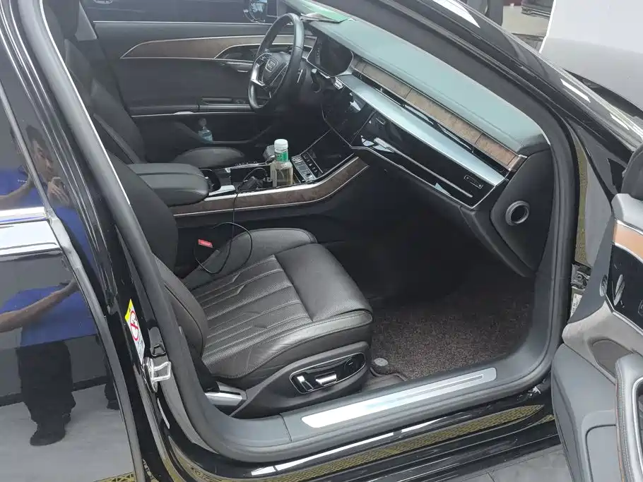 Audi A8 — миниатюра 8