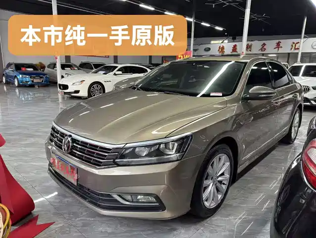 VOLKSWAGEN PASSAT 2017
