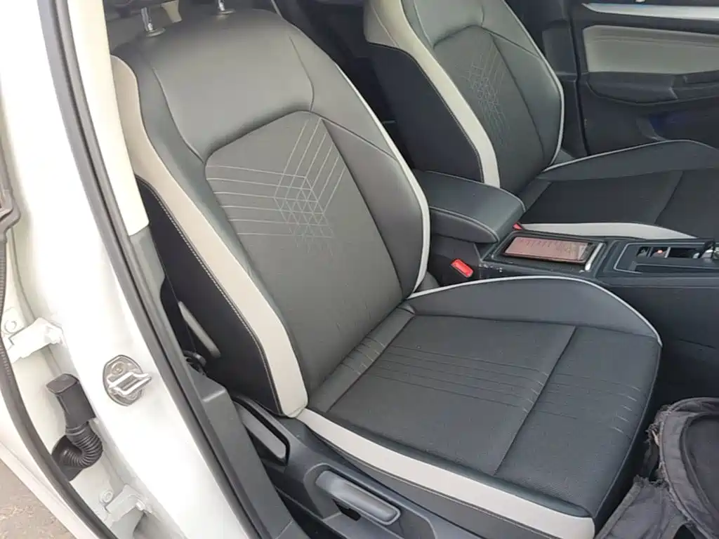 Volkswagen Golf — миниатюра 25