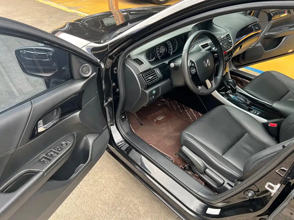 Honda Accord — миниатюра 5
