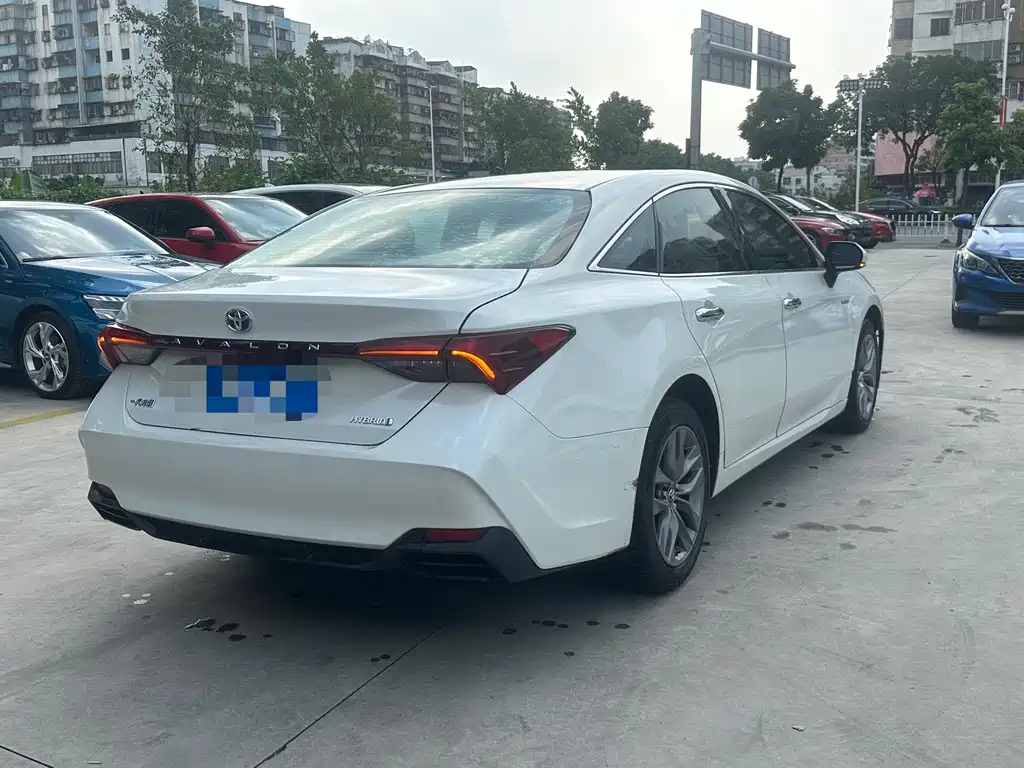 Toyota Avalon — миниатюра 6