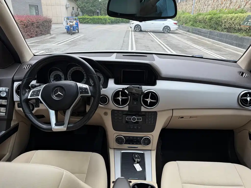Mercedes-Benz GLK-Class — миниатюра 8
