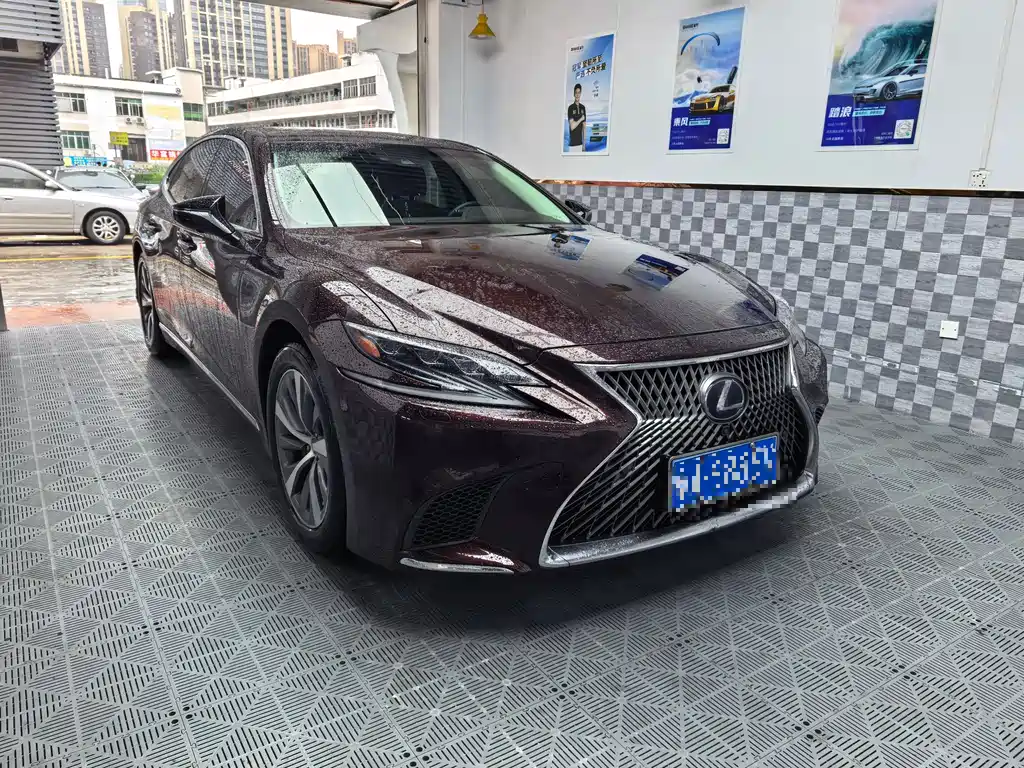 Lexus LS 2020