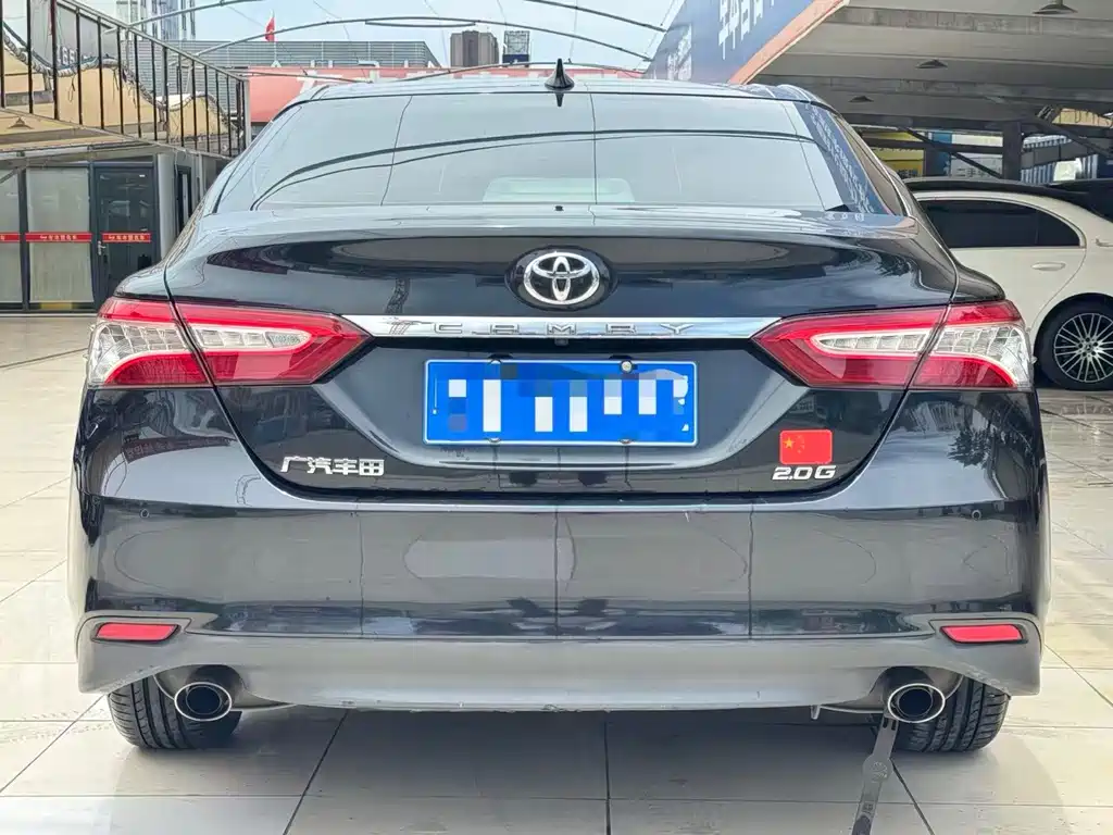 Toyota Camry — миниатюра 5