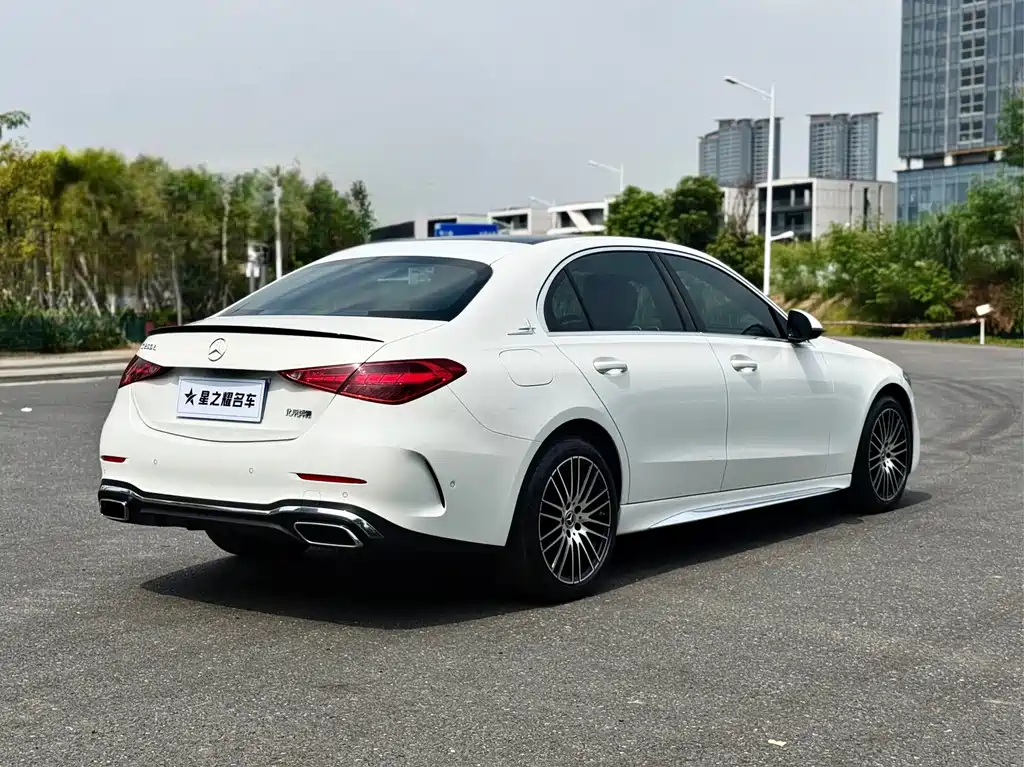 Mercedes-Benz C-Class — миниатюра 13