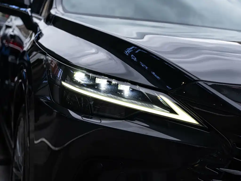 Lexus RX — миниатюра 6