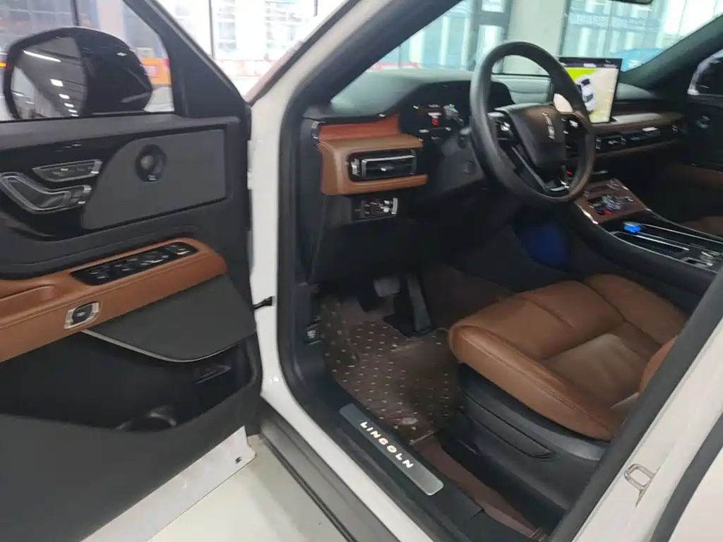 Lincoln Aviator — миниатюра 16
