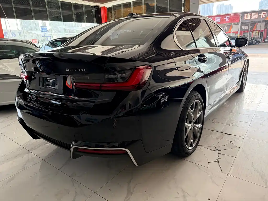 BMW i3 — миниатюра 9