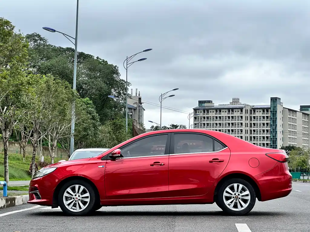 Roewe 360 2018 PLUS 1.5L MT Premium