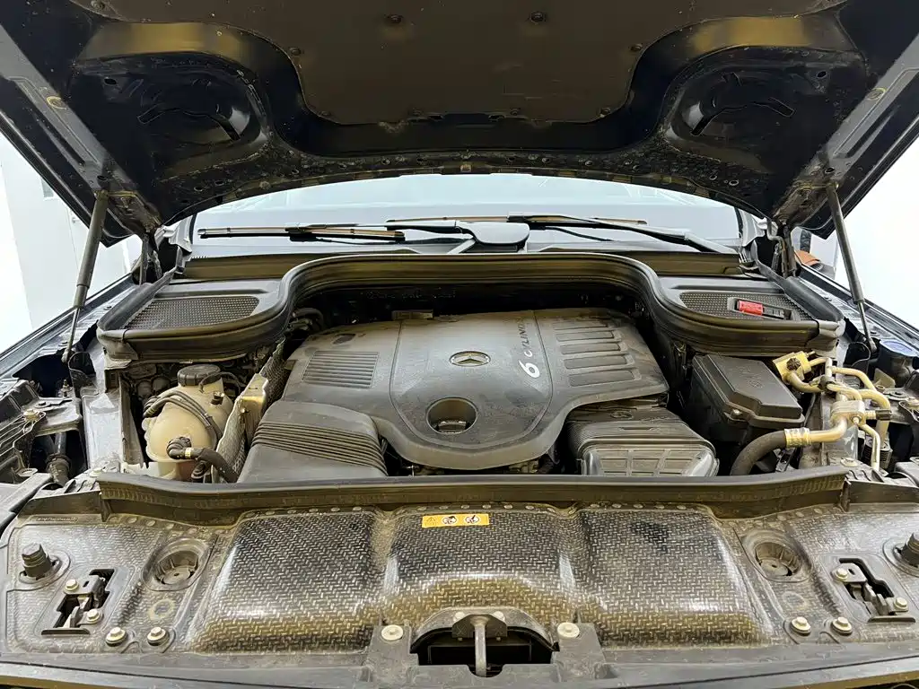 Mercedes-Benz GLS — миниатюра 12