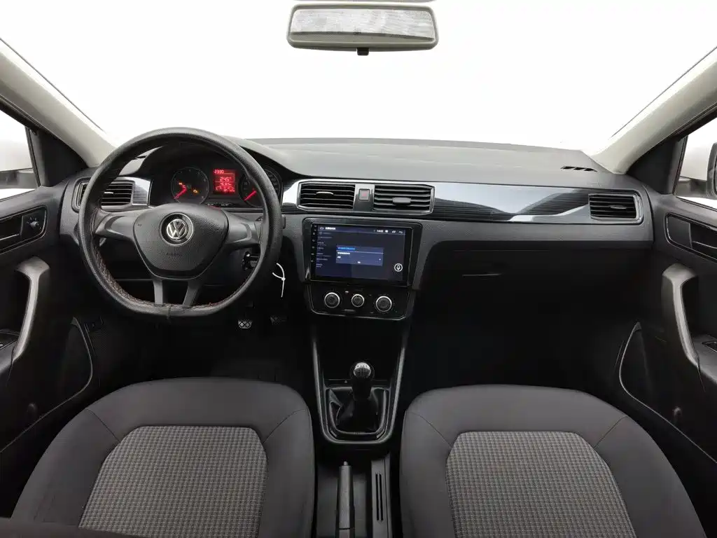 Volkswagen Santana — миниатюра 5