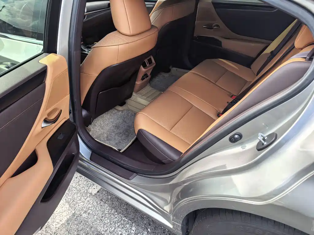 Lexus ES — миниатюра 5