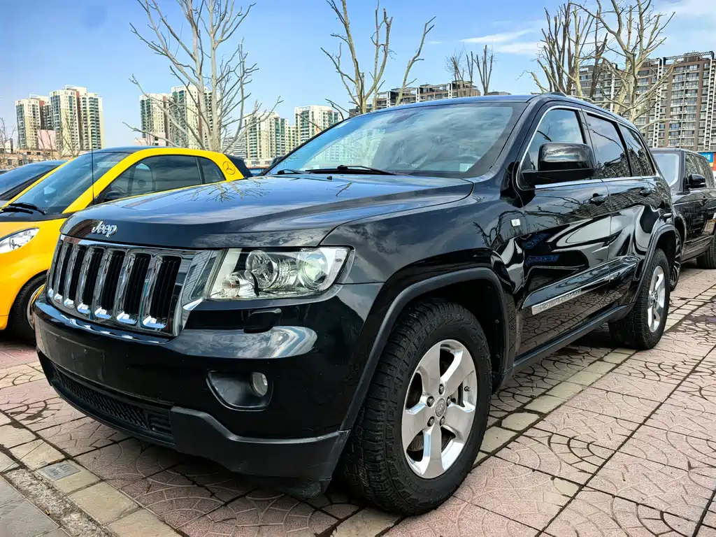 Jeep Grand Cherokee (Import) 2012