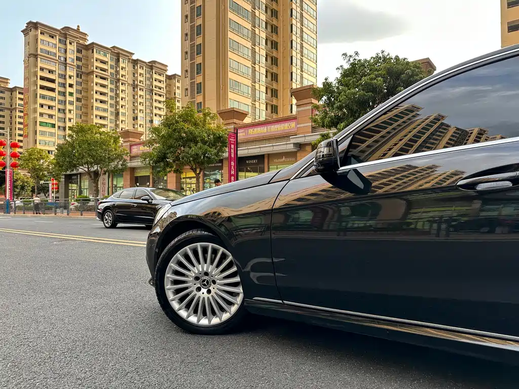 Mercedes-Benz E-Class — миниатюра 7