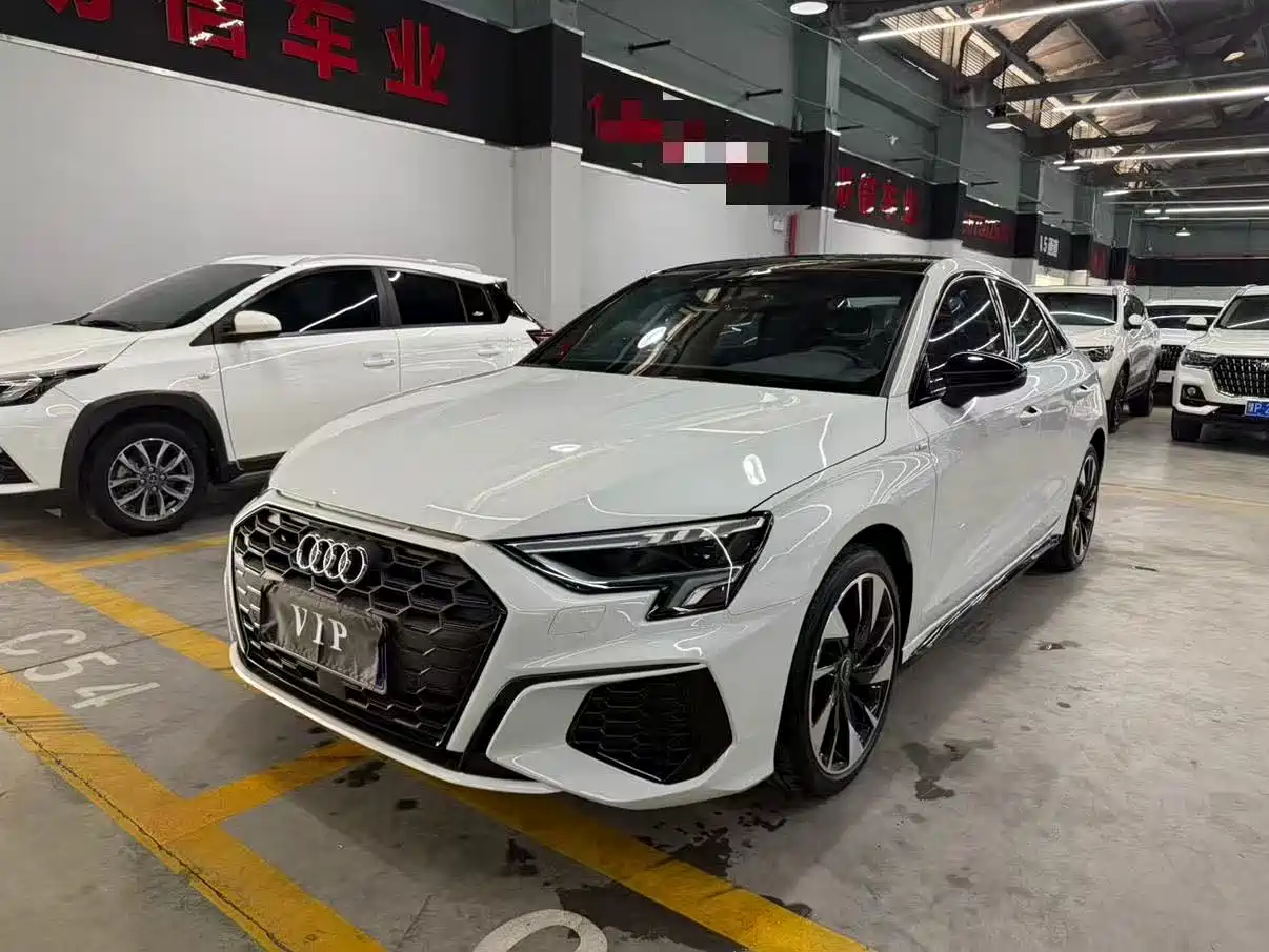 奥迪A3 2023款 A3L Limousine 35 TFSI 时尚运动型 2023