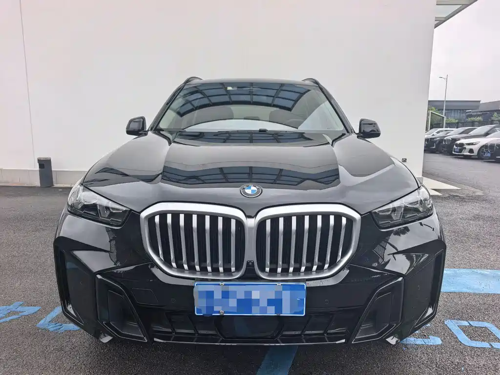 BMW X5 2023 xDrive 30Li Premium M Sport