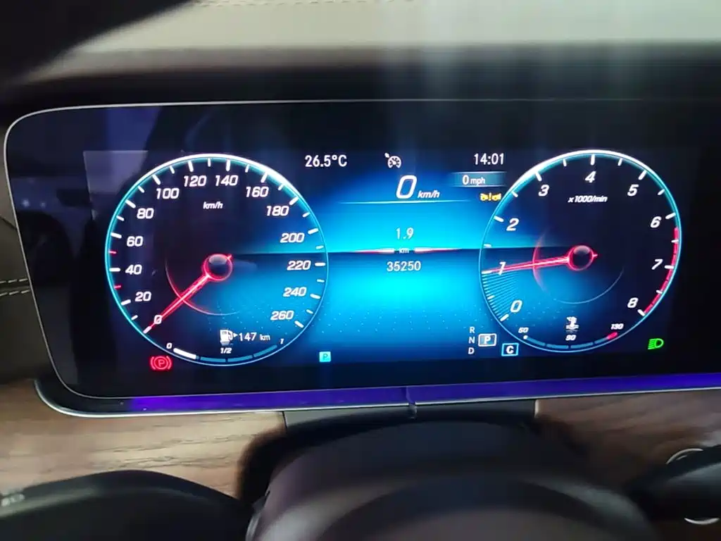 Mercedes-Benz E-Class — миниатюра 12