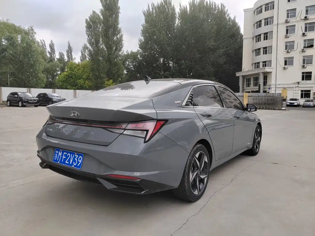 Hyundai Elantra — миниатюра 4