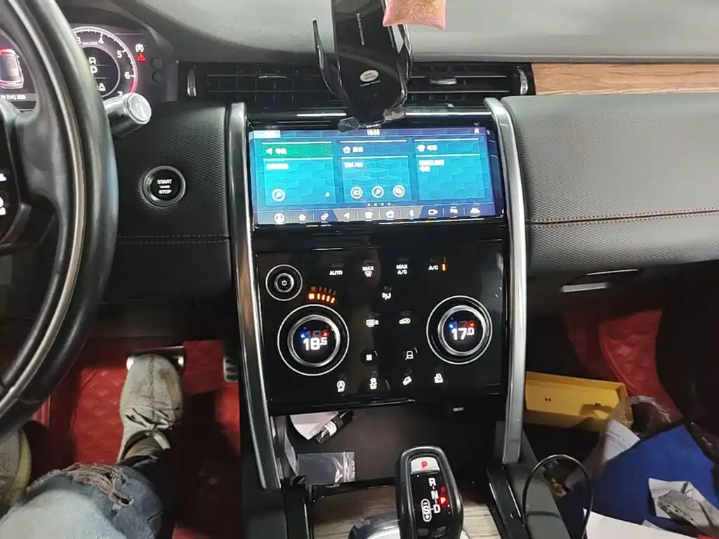 Land Rover Discovery Sport — миниатюра 13