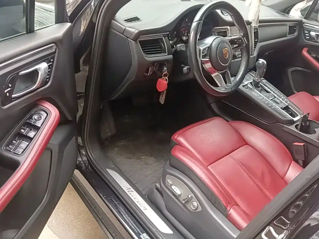 Porsche Macan — миниатюра 16