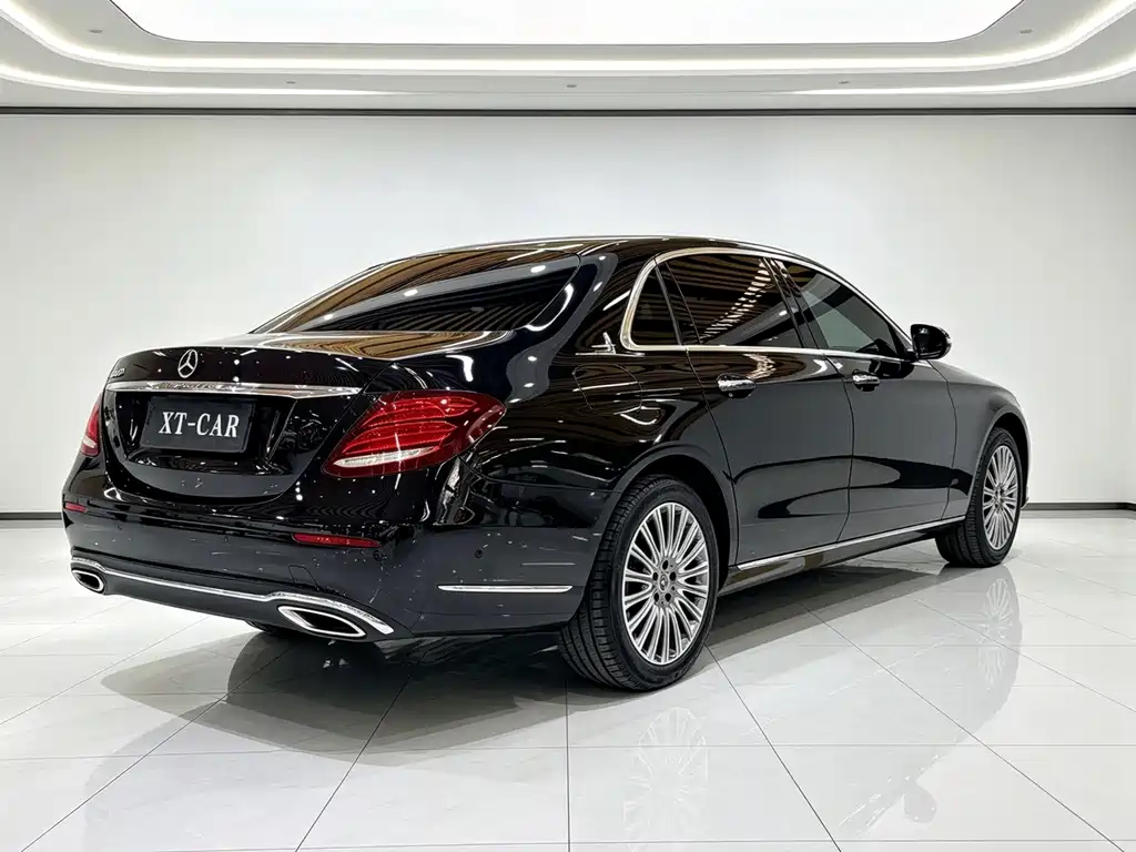 Mercedes-Benz E-Class — миниатюра 9