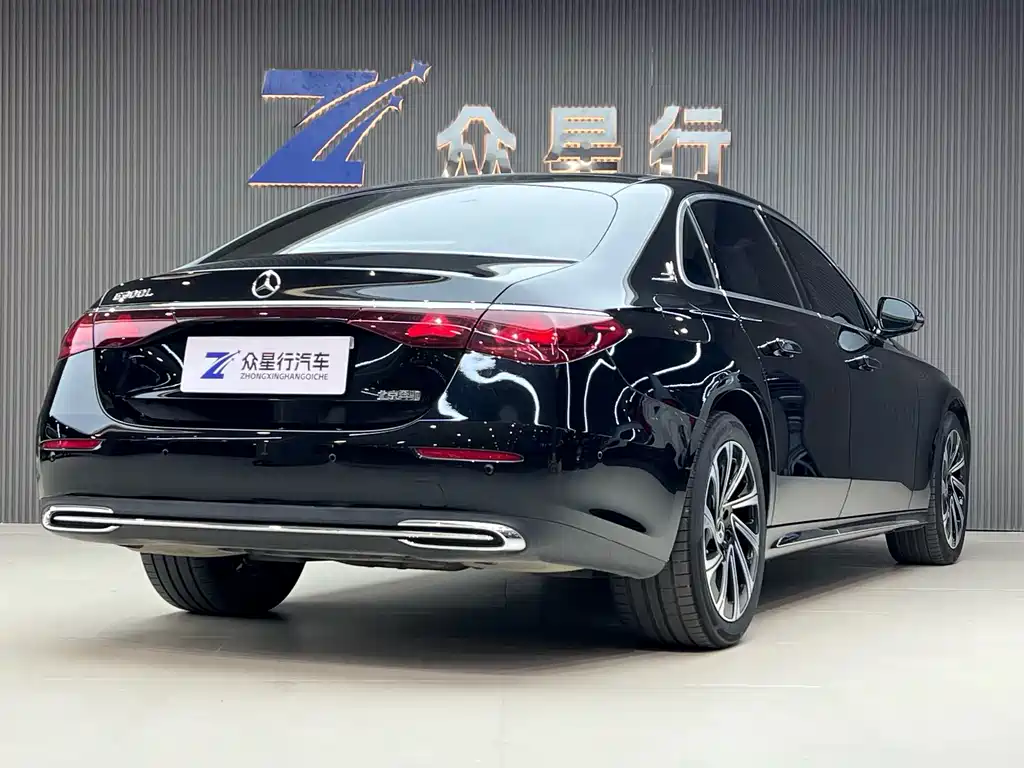 Mercedes-Benz E-Class — миниатюра 4