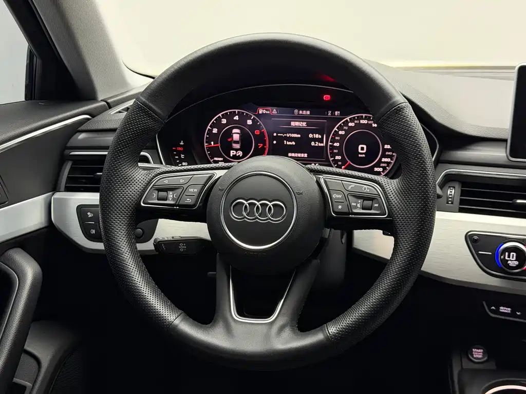 Audi A4L 2019 40 TFSI Fashion V